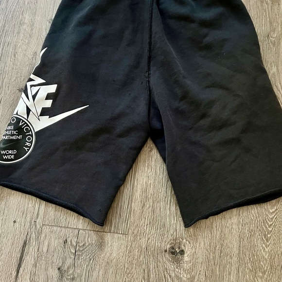 Nike Athletic Dept Graphic Fleece Shorts Black White Men’s Size M - Picture 2 of 3